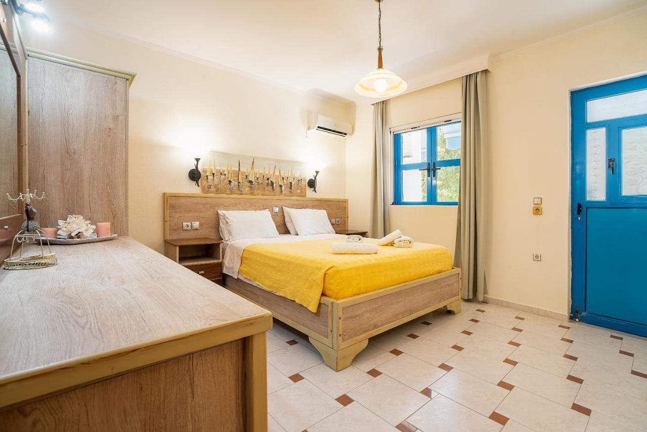 Livadia Beach Suite Экстерьер фото